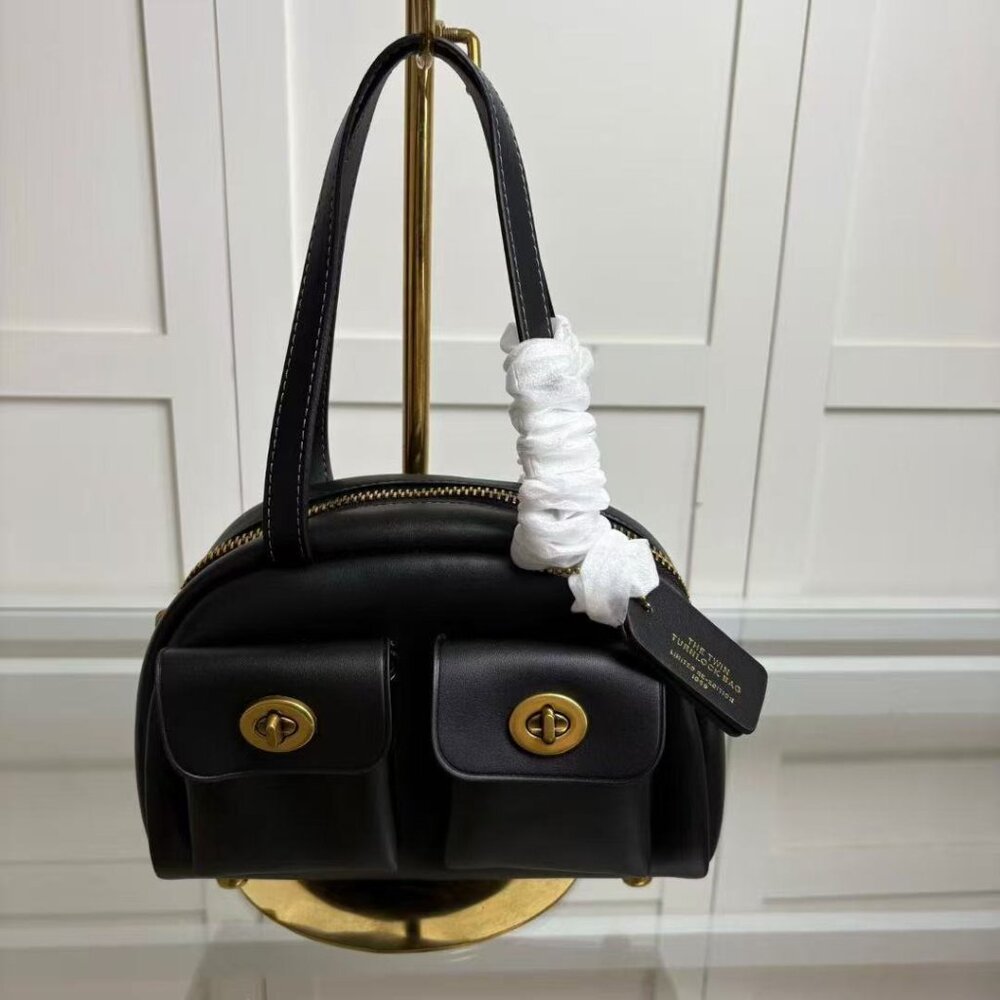 Coach Twin Turnlo leather vintage motorcycle handbag Size: 21*14*9 cm